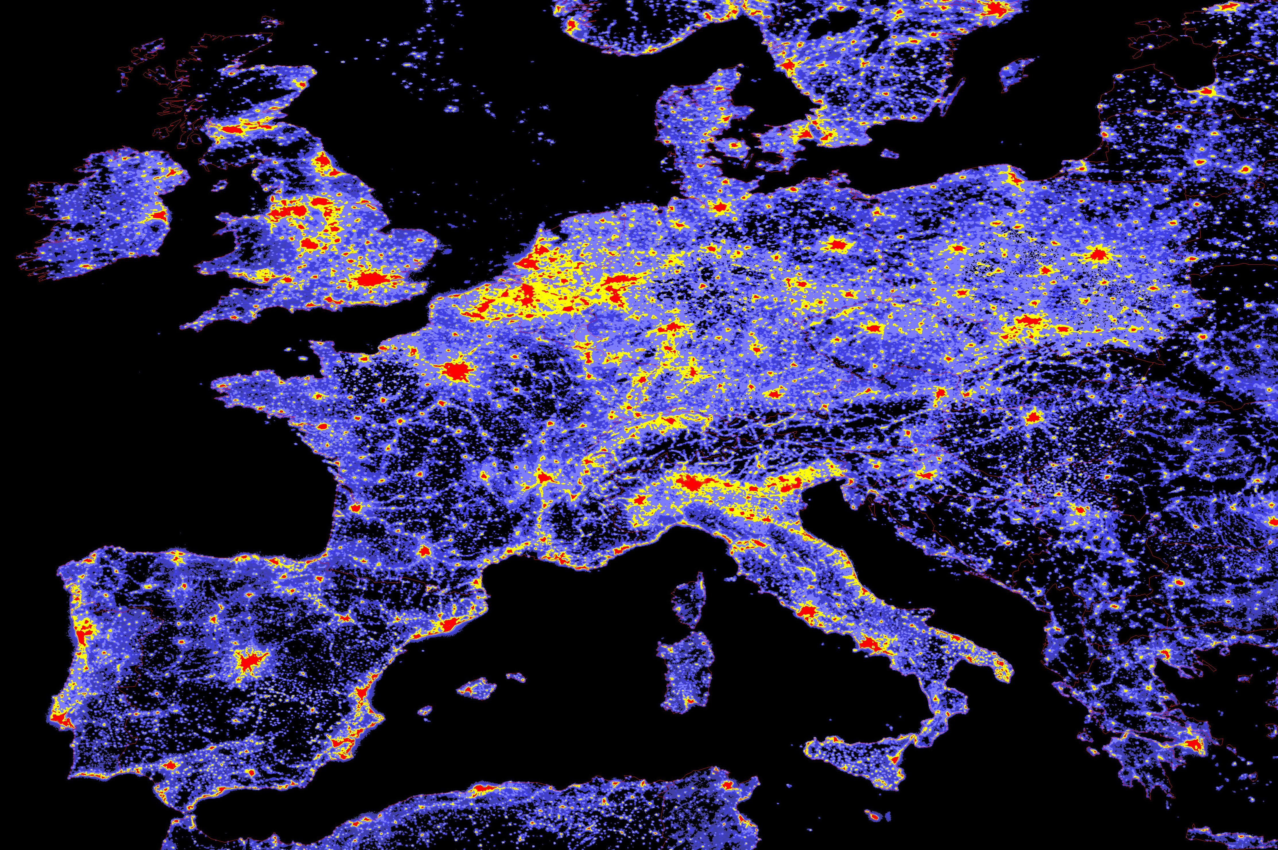 Pollution lumineuse, éclaircissement du ciel nocturne en Europe (NASA Earth Observatory/NOAA NGDC)